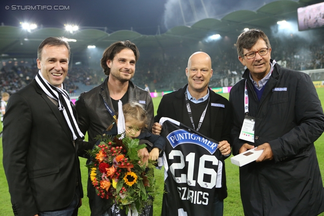 Sturm Graz - Innsbruck
Oesterreichische Fussball Bundesliga, 10. Runde, SK Sturm Graz - FC Wacker Innsbruck, Stadion Liebenau Graz, 28.09.2013. 

Foto zeigt Christian Jauk (Praesident Sturm), Imre Szabics (Sturm), Gerhard Goldbrich (General Manager Sturm) und Ernst Wustinger (Vorstand Sturm) 
