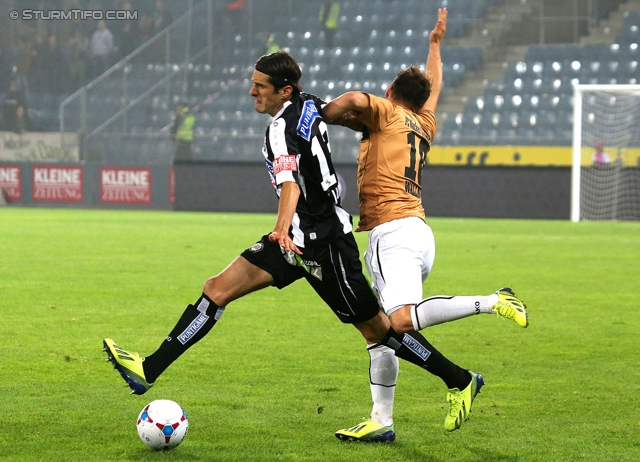 Sturm Graz - Innsbruck
Oesterreichische Fussball Bundesliga, 10. Runde, SK Sturm Graz - FC Wacker Innsbruck, Stadion Liebenau Graz, 28.09.2013. 

Foto zeigt Nikola Vujadinovic (Sturm) und Roman Wallner (Innsbruck)
