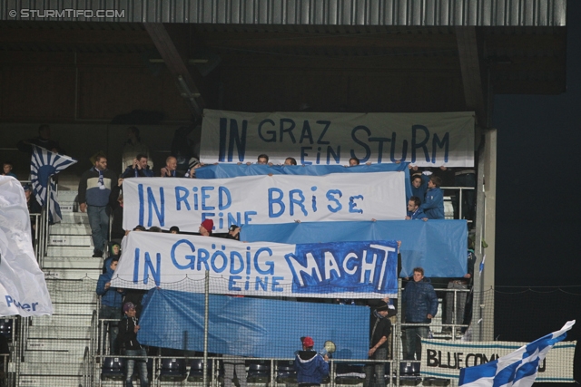 Groedig - Sturm Graz
Oesterreichische Fussball Bundesliga, 11. Runde, SV Groedig - SK Sturm Graz, Untersbergarena Groedig, 05.10.2013. 

Foto zeigt Fans von Groedig mit einer Choreografie
