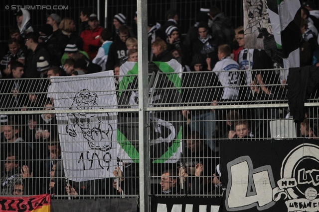 Groedig - Sturm Graz
Oesterreichische Fussball Bundesliga, 11. Runde, SV Groedig - SK Sturm Graz, Untersbergarena Groedig, 05.10.2013. 

Foto zeigt Fans von Sturm
