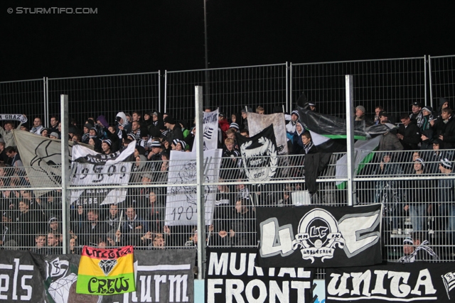 Groedig - Sturm Graz
Oesterreichische Fussball Bundesliga, 11. Runde, SV Groedig - SK Sturm Graz, Untersbergarena Groedig, 05.10.2013. 

Foto zeigt Fans von Sturm
