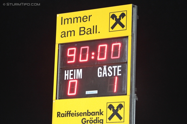 Groedig - Sturm Graz
Oesterreichische Fussball Bundesliga, 11. Runde, SV Groedig - SK Sturm Graz, Untersbergarena Groedig, 05.10.2013. 

Foto zeigt die Anzeigetafel
