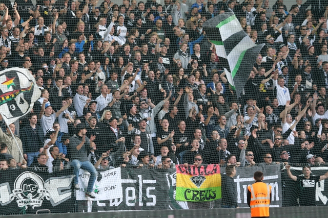 Rapid Wien - Sturm Graz
Oesterreichische Fussball Bundesliga, 12. Runde, SK Rapid Wien - SK Sturm Graz, Gerhard Hanappi Stadion Wien, 20.10.2013. 

Foto zeigt Fans von Sturm
