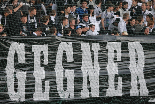 Rapid Wien - Sturm Graz
Oesterreichische Fussball Bundesliga, 12. Runde, SK Rapid Wien - SK Sturm Graz, Gerhard Hanappi Stadion Wien, 20.10.2013. 

Foto zeigt Fans von Sturm mit einer Choreografie
