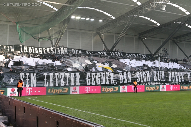 Rapid Wien - Sturm Graz
Oesterreichische Fussball Bundesliga, 12. Runde, SK Rapid Wien - SK Sturm Graz, Gerhard Hanappi Stadion Wien, 20.10.2013. 

Foto zeigt Fans von Sturm mit einer Choreografie
