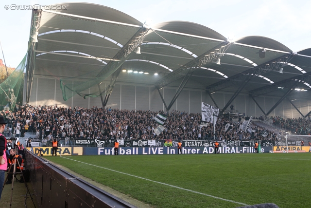 Rapid Wien - Sturm Graz
Oesterreichische Fussball Bundesliga, 12. Runde, SK Rapid Wien - SK Sturm Graz, Gerhard Hanappi Stadion Wien, 20.10.2013. 

Foto zeigt Fans von Sturm
