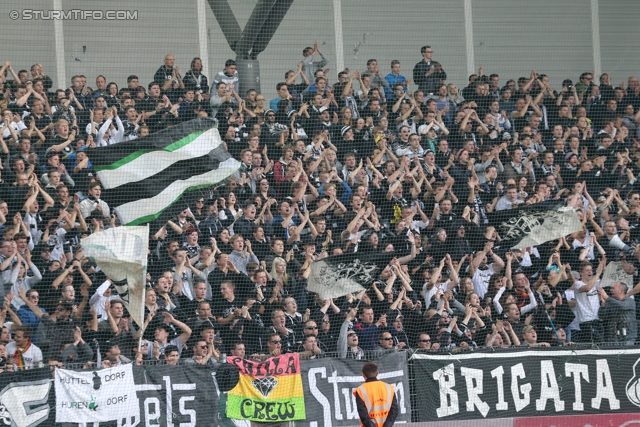 Rapid Wien - Sturm Graz
Oesterreichische Fussball Bundesliga, 12. Runde, SK Rapid Wien - SK Sturm Graz, Gerhard Hanappi Stadion Wien, 20.10.2013. 

Foto zeigt Fans von Sturm
