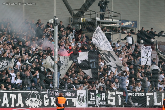 Rapid Wien - Sturm Graz
Oesterreichische Fussball Bundesliga, 12. Runde, SK Rapid Wien - SK Sturm Graz, Gerhard Hanappi Stadion Wien, 20.10.2013. 

Foto zeigt Fans von Sturm
