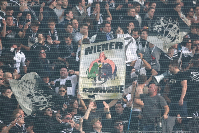 Rapid Wien - Sturm Graz
Oesterreichische Fussball Bundesliga, 12. Runde, SK Rapid Wien - SK Sturm Graz, Gerhard Hanappi Stadion Wien, 20.10.2013. 

Foto zeigt Fans von Sturm
