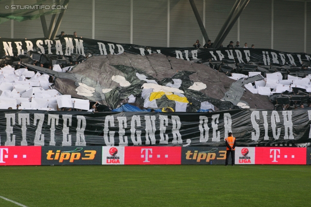 Rapid Wien - Sturm Graz
Oesterreichische Fussball Bundesliga, 12. Runde, SK Rapid Wien - SK Sturm Graz, Gerhard Hanappi Stadion Wien, 20.10.2013. 

Foto zeigt Fans von Sturm mit einer Choreografie
