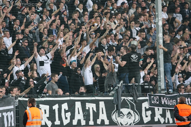 Rapid Wien - Sturm Graz
Oesterreichische Fussball Bundesliga, 12. Runde, SK Rapid Wien - SK Sturm Graz, Gerhard Hanappi Stadion Wien, 20.10.2013. 

Foto zeigt Fans von Sturm
