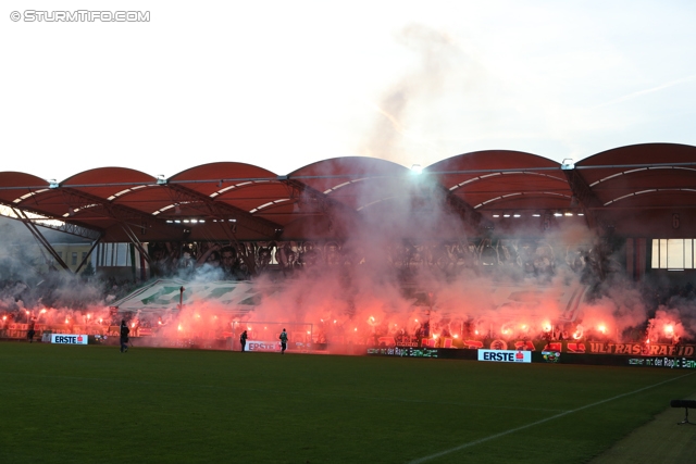 Rapid Wien - Sturm Graz
Oesterreichische Fussball Bundesliga, 12. Runde, SK Rapid Wien - SK Sturm Graz, Gerhard Hanappi Stadion Wien, 20.10.2013. 

Foto zeigt Fans von Rapid mit einer Choreografie
Schlüsselwörter: pyrotechnik