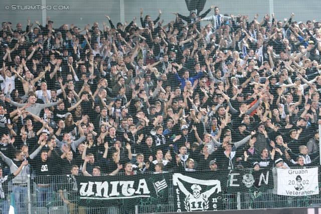 Rapid Wien - Sturm Graz
Oesterreichische Fussball Bundesliga, 12. Runde, SK Rapid Wien - SK Sturm Graz, Gerhard Hanappi Stadion Wien, 20.10.2013. 

Foto zeigt Fans von Sturm
