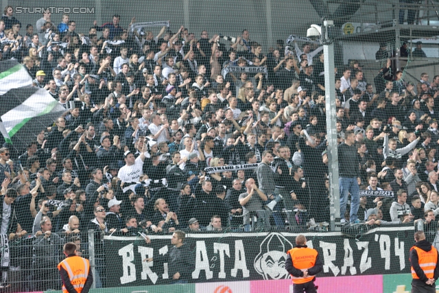 Rapid Wien - Sturm Graz
Oesterreichische Fussball Bundesliga, 12. Runde, SK Rapid Wien - SK Sturm Graz, Gerhard Hanappi Stadion Wien, 20.10.2013. 

Foto zeigt Fans von Sturm
