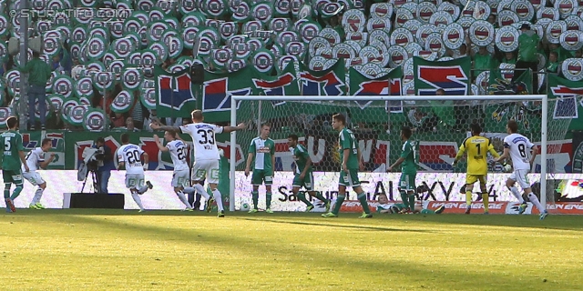 Rapid Wien - Sturm Graz
Oesterreichische Fussball Bundesliga, 12. Runde, SK Rapid Wien - SK Sturm Graz, Gerhard Hanappi Stadion Wien, 20.10.2013. 

Foto zeigt Daniel Offenbacher (Sturm), Robert Beric (Sturm), Patrick Wolf (Sturm), Jan Novota (Rapid) und Andreas Hoelzl (Sturm)
Schlüsselwörter: torjubel