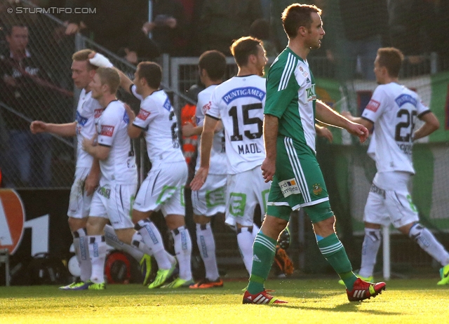 Rapid Wien - Sturm Graz
Oesterreichische Fussball Bundesliga, 12. Runde, SK Rapid Wien - SK Sturm Graz, Gerhard Hanappi Stadion Wien, 20.10.2013. 

Foto zeigt Robert Beric (Sturm), Florian Kainz (Sturm) und Michael Madl (Sturm)
