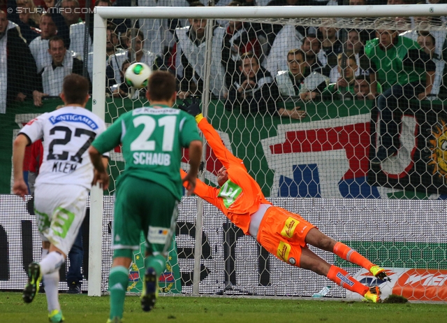 Rapid Wien - Sturm Graz
Oesterreichische Fussball Bundesliga, 12. Runde, SK Rapid Wien - SK Sturm Graz, Gerhard Hanappi Stadion Wien, 20.10.2013. 

Foto zeigt Christian Klem (Sturm), Louis Schaub (Rapid) und Benedikt Pliquett (Sturm)
Schlüsselwörter: elfmeter tor