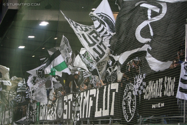 Sturm Graz - Admira
Oesterreichische Fussball Bundesliga, 13. Runde, SK Sturm Graz - FC Admira Wacker Moedling, Stadion Liebenau Graz, 26.10.2013. 

Foto zeigt Fans von Sturm
