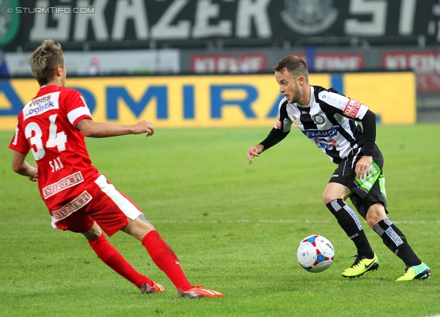 Sturm Graz - Admira
Oesterreichische Fussball Bundesliga, 13. Runde, SK Sturm Graz - FC Admira Wacker Moedling, Stadion Liebenau Graz, 26.10.2013. 

Foto zeigt Maximilian Sax (Admira) und Christian Klem (Sturm)
