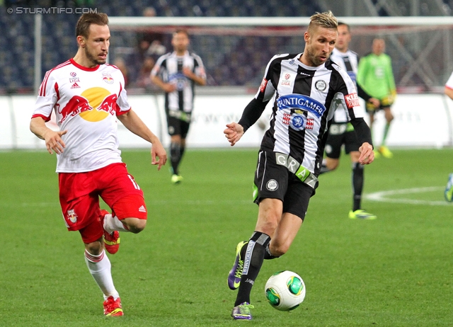 Salzburg - Sturm Graz
Oesterreichische Fussball Bundesliga, 14. Runde, FC RB Salzburg - SK Sturm Graz, Stadion Wals-Siezenheim, 02.11.2013. 

Foto zeigt Andreas Ulmer (Salzburg) und Patrick Wolf (Sturm)
