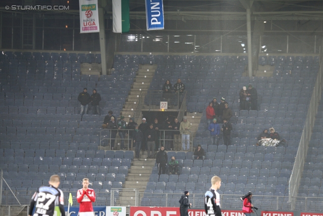 Sturm Graz - Ried
Oesterreichische Fussball Bundesliga, 15. Runde, SK Sturm Graz - SV Ried, Stadion Liebenau Graz, 27.11.2013. 

Foto zeigt Fans von Ried
