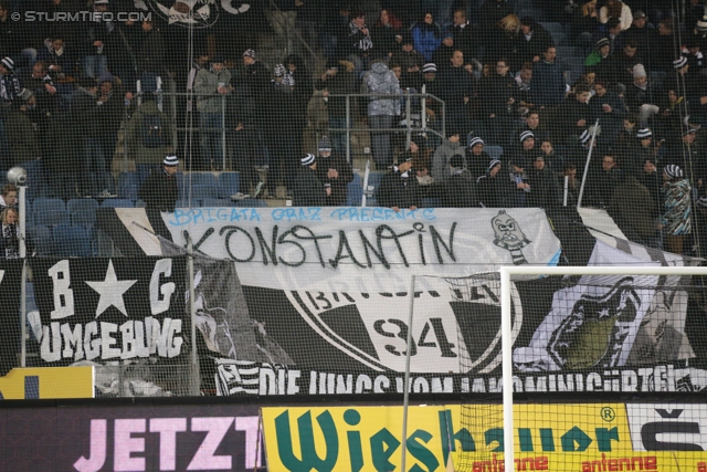 Sturm Graz - Ried
Oesterreichische Fussball Bundesliga, 15. Runde, SK Sturm Graz - SV Ried, Stadion Liebenau Graz, 27.11.2013. 

Foto zeigt Fans von Sturm mit einem Spruchband
