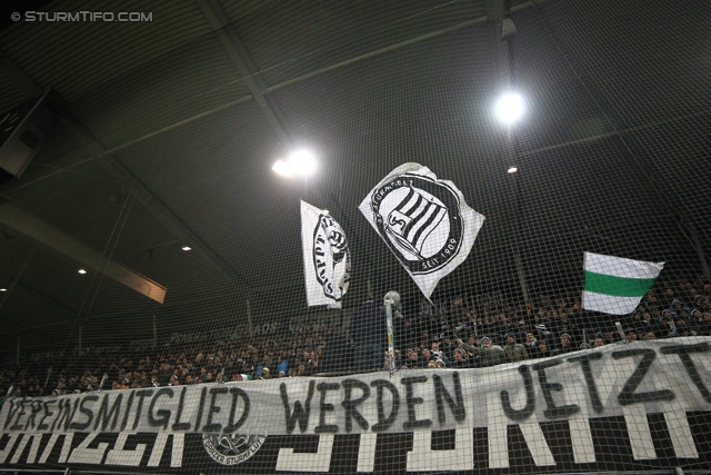 Sturm Graz - Ried
Oesterreichische Fussball Bundesliga, 15. Runde, SK Sturm Graz - SV Ried, Stadion Liebenau Graz, 27.11.2013. 

Foto zeigt Fans von Sturm mit einem Spruchband
