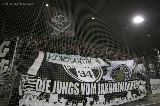 Sturm Graz - Ried
Oesterreichische Fussball Bundesliga, 15. Runde, SK Sturm Graz - SV Ried, Stadion Liebenau Graz, 27.11.2013. 

Foto zeigt Fans von Sturm mit einem Spruchband
