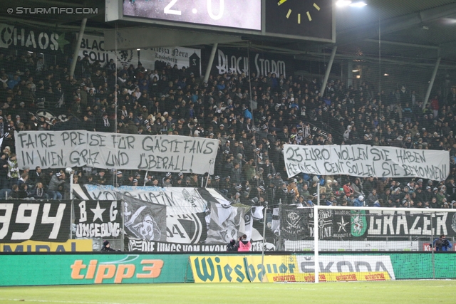 Sturm Graz - Ried
Oesterreichische Fussball Bundesliga, 15. Runde, SK Sturm Graz - SV Ried, Stadion Liebenau Graz, 27.11.2013. 

Foto zeigt Fans von Sturm mit einem Spruchband
