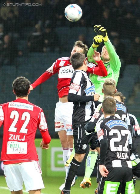 Sturm Graz - Ried
Oesterreichische Fussball Bundesliga, 15. Runde, SK Sturm Graz - SV Ried, Stadion Liebenau Graz, 27.11.2013. 

Foto zeigt Robert Zulj (Ried), Christian Klem (Sturm) und Benedikt Pliquett (Sturm)
