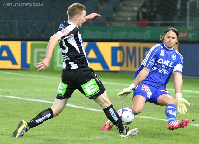 Sturm Graz - Ried
Oesterreichische Fussball Bundesliga, 15. Runde, SK Sturm Graz - SV Ried, Stadion Liebenau Graz, 27.11.2013. 

Foto zeigt Robert Beric (Sturm) und Thomas Gebauer (Ried)
