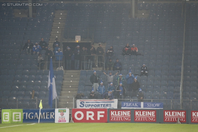 Sturm Graz - Wr. Neustadt
Oesterreichische Fussball Bundesliga, 17. Runde, SK Sturm Graz - SC Wiener Neustadt, Stadion Liebenau Graz, 30.11.2013. 

Foto zeigt Fans von Wr. Neustadt
