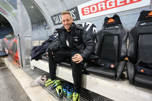 Sturm Graz - Wr. Neustadt
Oesterreichische Fussball Bundesliga, 17. Runde, SK Sturm Graz - SC Wiener Neustadt, Stadion Liebenau Graz, 30.11.2013. 

Foto zeigt Martin Ehrenreich (Sturm) auf der Ersatzbank von Sturm
