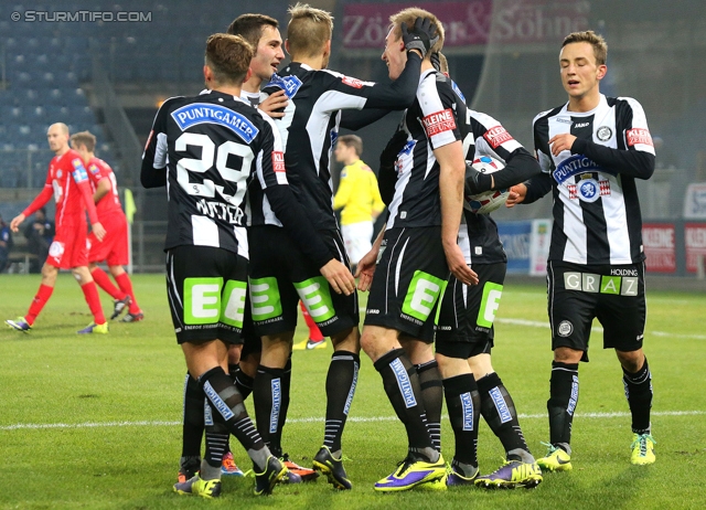 Sturm Graz - Wr. Neustadt
Oesterreichische Fussball Bundesliga, 17. Runde, SK Sturm Graz - SC Wiener Neustadt, Stadion Liebenau Graz, 30.11.2013. 

Foto zeigt Philipp Huetter (Sturm), Patrick Wolf (Sturm), Robert Beric (Sturm) und Daniel Beichler (Sturm)
Schlüsselwörter: torjubel