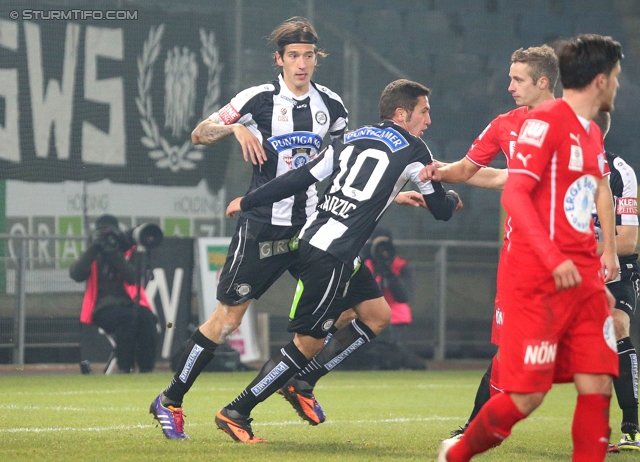 Sturm Graz - Wr. Neustadt
Oesterreichische Fussball Bundesliga, 17. Runde, SK Sturm Graz - SC Wiener Neustadt, Stadion Liebenau Graz, 30.11.2013. 

Foto zeigt Nikola Vujadinovic (Sturm) und Anel Hadzic (Sturm)
Schlüsselwörter: torjubel