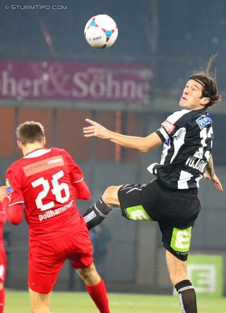 Sturm Graz - Wr. Neustadt
Oesterreichische Fussball Bundesliga, 17. Runde, SK Sturm Graz - SC Wiener Neustadt, Stadion Liebenau Graz, 30.11.2013. 

Foto zeigt Mario Pollhammer (Wr. Neustadt) und Nikola Vujadinovic (Sturm)
Schlüsselwörter: kopfball