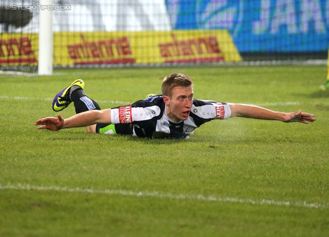 Sturm Graz - Wr. Neustadt
Oesterreichische Fussball Bundesliga, 17. Runde, SK Sturm Graz - SC Wiener Neustadt, Stadion Liebenau Graz, 30.11.2013. 

Foto zeigt Robert Beric (Sturm)
Schlüsselwörter: foul