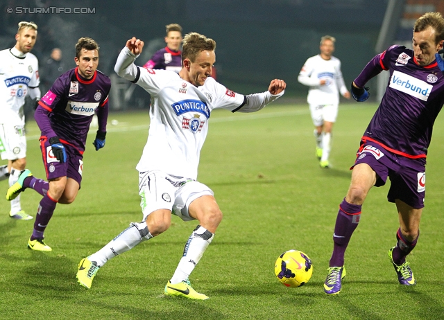 Austria Wien - Sturm Graz
Oesterreichische Fussball Bundesliga, 18. Runde, FK Austria Wien - SK Sturm Graz, Franz-Horr-Stadion Wien, 03.12.2013. 

Foto zeigt Daniel Beichler (Sturm) und Manuel Ortlechner (Austria)
