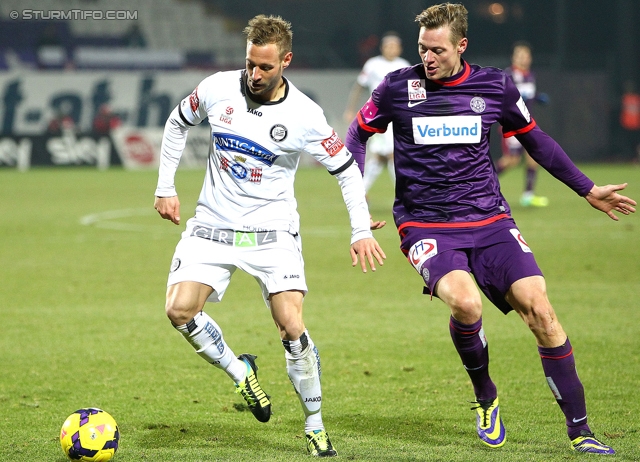 Austria Wien - Sturm Graz
Oesterreichische Fussball Bundesliga, 18. Runde, FK Austria Wien - SK Sturm Graz, Franz-Horr-Stadion Wien, 03.12.2013. 

Foto zeigt Martin Ehrenreich (Sturm) und Roman Kienast (Austria)
