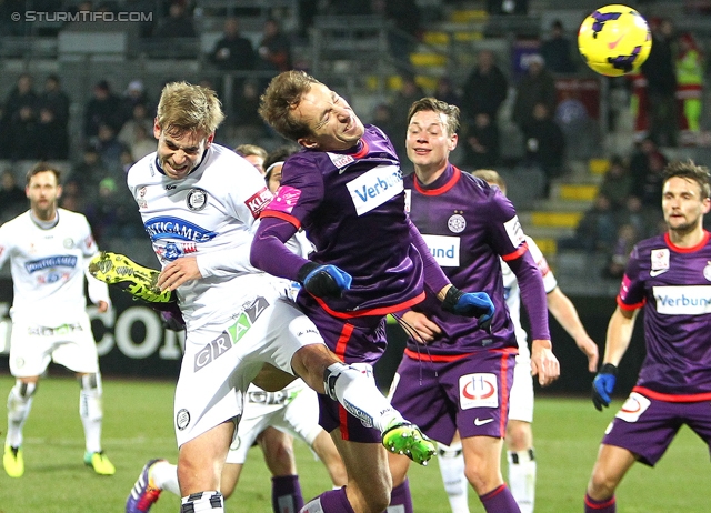 Austria Wien - Sturm Graz
Oesterreichische Fussball Bundesliga, 18. Runde, FK Austria Wien - SK Sturm Graz, Franz-Horr-Stadion Wien, 03.12.2013. 

Foto zeigt Manuel Weber (Sturm), Manuel Ortlechner (Austria) und Roman Kienast (Austria)
Schlüsselwörter: kopfball