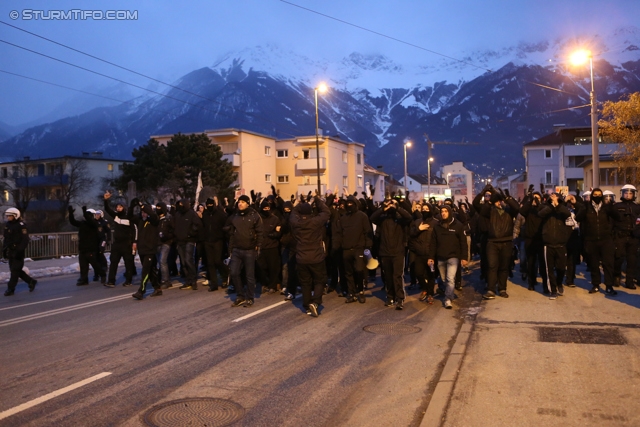 Innsbruck - Sturm Graz
Oesterreichische Fussball Bundesliga, 19. Runde,FC Wacker Innsbruck - SK Sturm Graz, Tivoli Stadion Innsbruck, 07.12.2013. 

Foto zeigt Fans von Sturm beim Corteo
