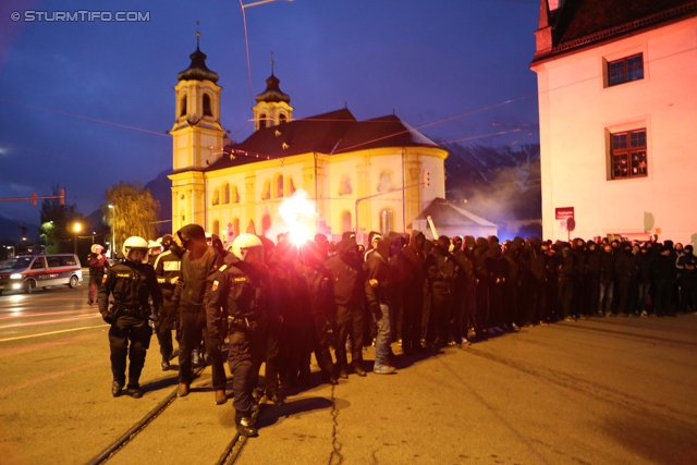 Innsbruck - Sturm Graz
Oesterreichische Fussball Bundesliga, 19. Runde,FC Wacker Innsbruck - SK Sturm Graz, Tivoli Stadion Innsbruck, 07.12.2013. 

Foto zeigt Fans von Sturm beim Corteo
Schlüsselwörter: pyrotechnik