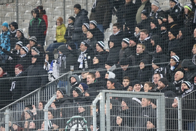 Innsbruck - Sturm Graz
Oesterreichische Fussball Bundesliga, 19. Runde,FC Wacker Innsbruck - SK Sturm Graz, Tivoli Stadion Innsbruck, 07.12.2013. 

Foto zeigt Fans von Sturm
