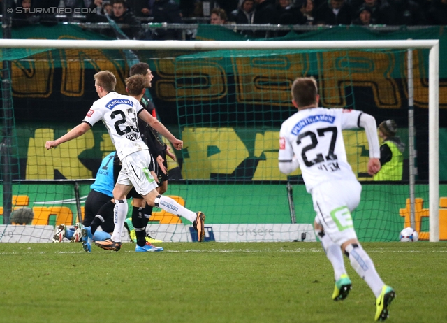 Innsbruck - Sturm Graz
Oesterreichische Fussball Bundesliga, 19. Runde,FC Wacker Innsbruck - SK Sturm Graz, Tivoli Stadion Innsbruck, 07.12.2013. 

Foto zeigt Robert Beric (Sturm) und Christian Klem (Sturm)
Schlüsselwörter: tor