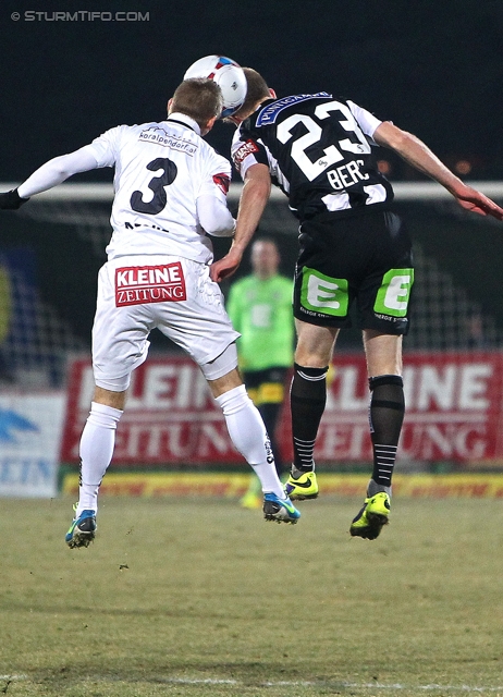 Wolfsberg - Sturm Graz
Oesterreichische Fussball Bundesliga, 16. Runde, Wolfsberger AC - SK Sturm Graz, Lavanttal-Arena Wolfsberg, 11.12.2013. 

Foto zeigt Manuel Kerhe (Wolfsberg) und Robert Beric (Sturm)
Schlüsselwörter: kopfball