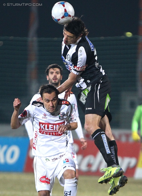 Wolfsberg - Sturm Graz
Oesterreichische Fussball Bundesliga, 16. Runde, Wolfsberger AC - SK Sturm Graz, Lavanttal-Arena Wolfsberg, 11.12.2013. 

Foto zeigt Nikola Vujadinovic (Sturm)
Schlüsselwörter: kopfball