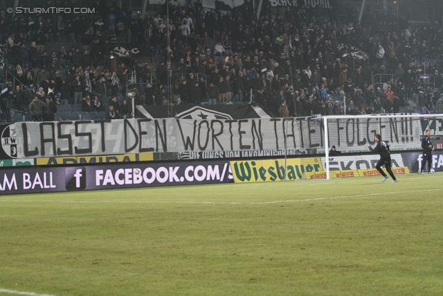 Sturm Graz - Groedig
Oesterreichische Fussball Bundesliga, 20. Runde, SK Sturm Graz - SV Groedig, Stadion Liebenau Graz, 14.12.2013. 

Foto zeigt Fans von Sturm mit einem Spruchband
