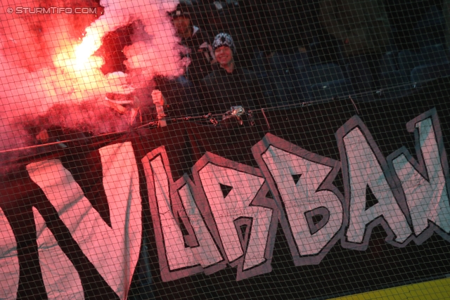 Sturm Graz - Groedig
Oesterreichische Fussball Bundesliga, 20. Runde, SK Sturm Graz - SV Groedig, Stadion Liebenau Graz, 14.12.2013. 

Foto zeigt Fans von Sturm
Schlüsselwörter: pyrotechnik