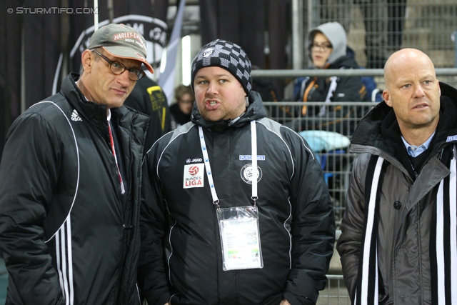 Sturm Graz - Groedig
Oesterreichische Fussball Bundesliga, 20. Runde, SK Sturm Graz - SV Groedig, Stadion Liebenau Graz, 14.12.2013. 

Foto zeigt den Spieldeligierten Uwe Schwarzl, Bruno Huetter (Sicherheitschef Sturm) und Gerhard Goldbrich (General Manager Sturm)
