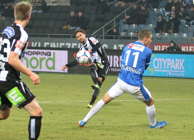 Sturm Graz - Groedig
Oesterreichische Fussball Bundesliga, 20. Runde, SK Sturm Graz - SV Groedig, Stadion Liebenau Graz, 14.12.2013. 

Foto Michael Madl (Sturm) und Peter Tschernegg (Groedig) 
Schlüsselwörter: tor freistoss